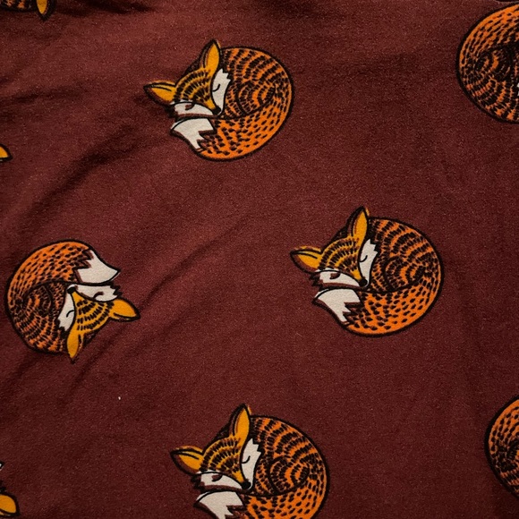 LulaRoe Fox Print Leggings ~ Tall & Curvy - Picture 2 of 3